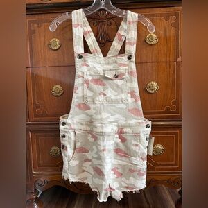 NWT XS Anthropologie Pilcro Camo Printed Shortalls